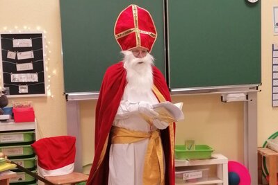 Foto zur Meldung: Klasse 1: Besuch vom Nikolaus