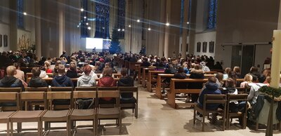 Schulgottesdienst (Bild vergrößern)