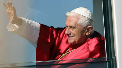 Papst em. Benedikt XVI. (Bild vergrößern)