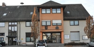 Mit knapper Mehrheit hat sich der Gemeinderat für ein Verbot von Schotter- und Kiesgärten für Puschendorfs Neubauten entschieden.
