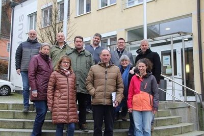 Die Mitglieder der projektbegleitenden Arbeitsgruppe für das Biotopverbundprojekt Mainburg. (Bild vergrößern)
