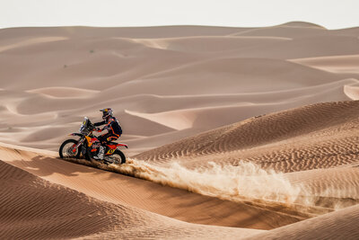 Al-Attiyah und Kevin Benavides gewinnen Dakar Rallye 2023