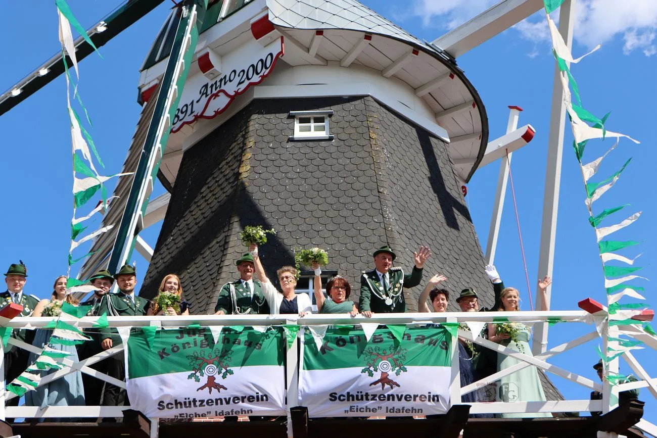 Das "alte" Königshaus wurde bei der Mühle abgeholt (Foto: F. Groeneveld)