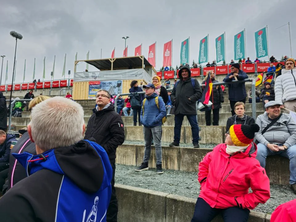 Gemeinsam beim Sommer Grand Prix in Klingenthal