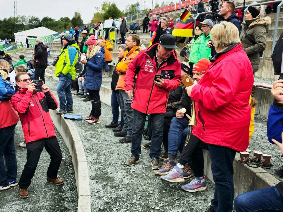 Gemeinsam beim Sommer Grand Prix in Klingenthal