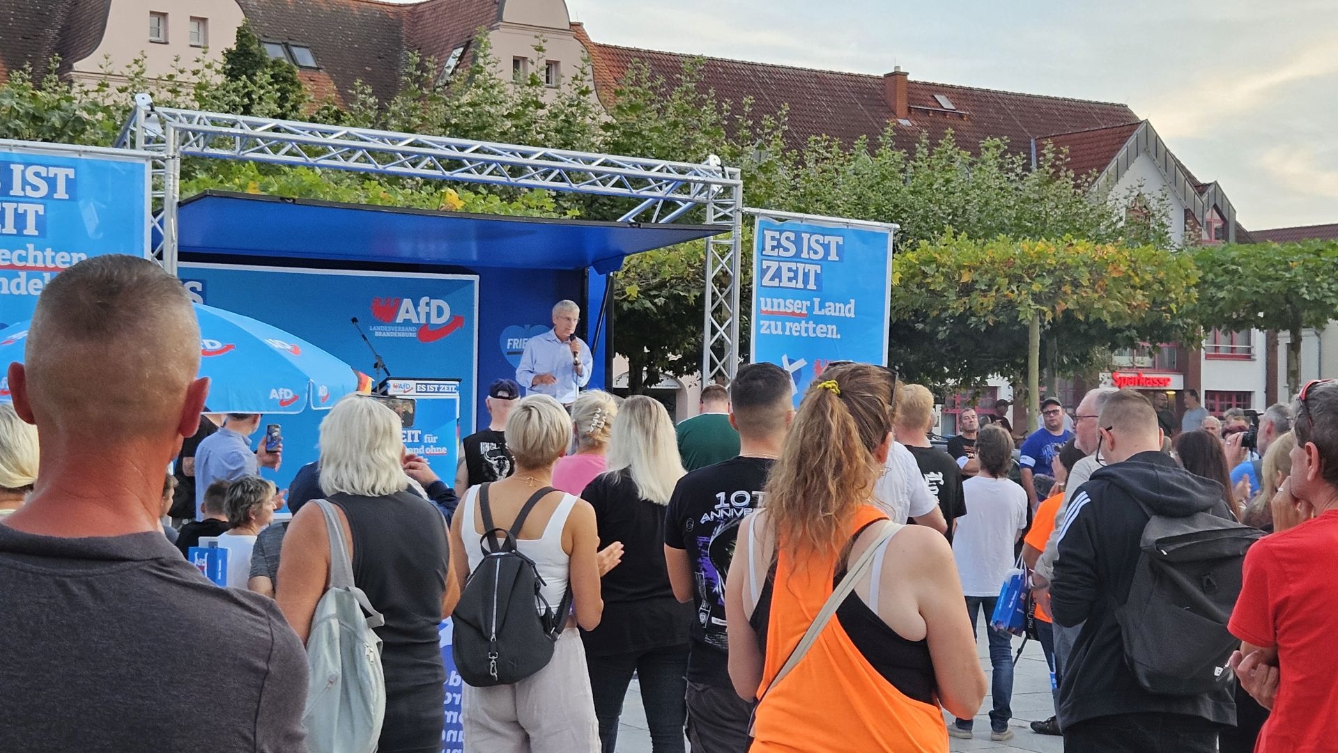 Hans-Christoph Berndt bei der AfD-Kundgebung in Lübben. Foto: Dörthe Ziemer