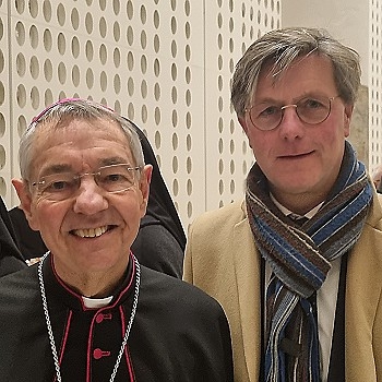 Bischof Ludwig Schick und ein weiterer Mann