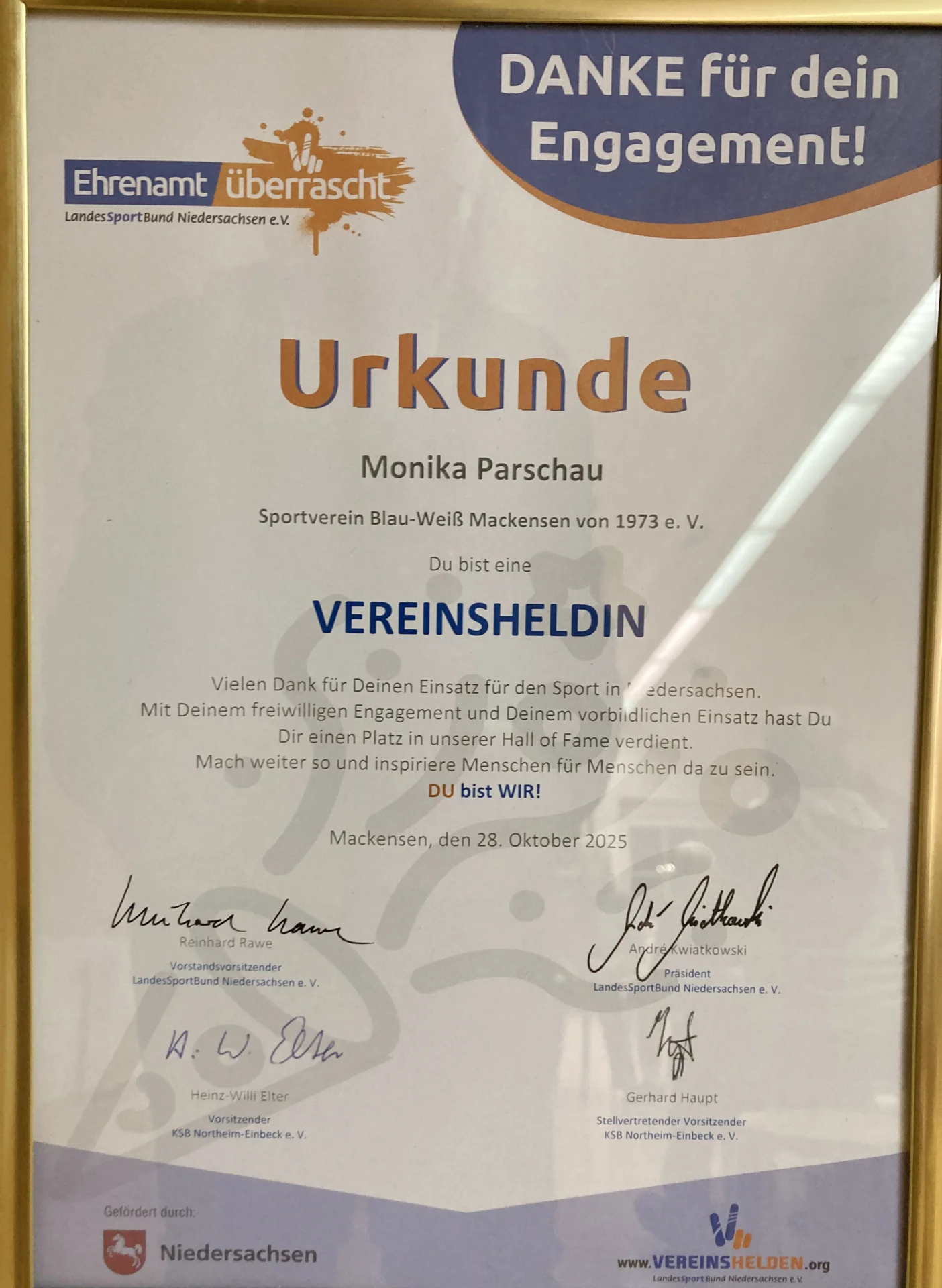 Urkunde Monika