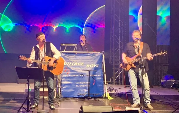 Die "Village Boys" treten in Buchholz beim Sommerfest auf. Foto: privat