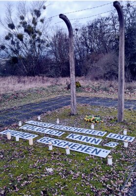 27.01.2023 Mahnmal in Grüneberg (Bild vergrößern)