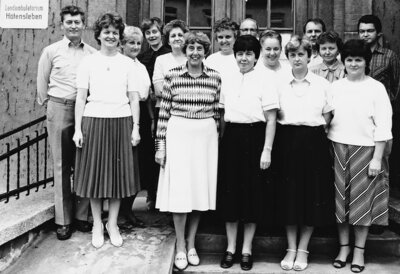 Mitarbeiter des „Ambus“ in den 1980er Jahren. Foto: Ortsarchiv Hötensleben (Bild vergrößern)