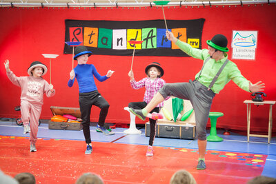 Foto zur Meldung: Zirkus „StandArt“ an der Graf Salentin Grundschule in Jünkerath