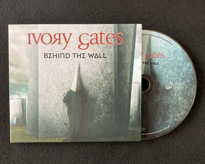 'Behind the Wall' by Ivory Gates on CD! (Bild vergrößern)