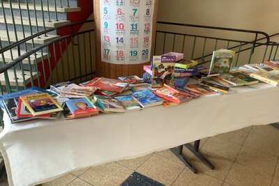 Foto zur Meldung: Altenaffeln: Spontaner Bücher-Flohmarkt