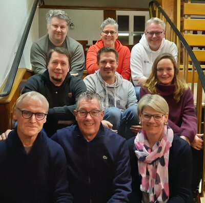 Vorstand der Tennisabteilung (von links oben nach rechts unten): Andre Brandt, Rike Grede, Maik Berning, Robert Saalfeld, Jörn Kuppe, Marita Roters, Gerd Buschmann, Michael Kunkel, Anne Schulting (es fehlt Ingo Bäumer)