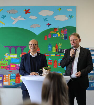 Der Landtagspräsident und der Bürgermeister zu Besuch in Silschede (Bild vergrößern)