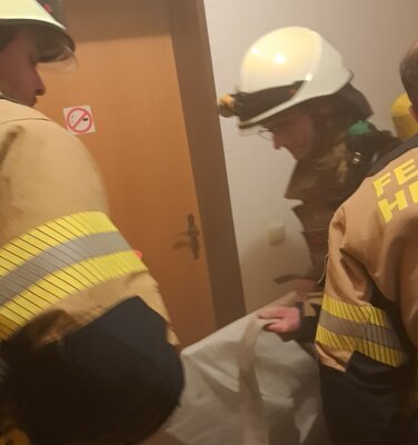 Übungsdienst am Feuerwehrhaus Karken (Bild vergrößern)