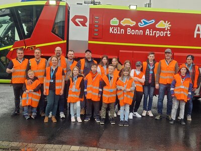 Jugendfeuerwehr besucht Flughafen Köln- Bonn (Bild vergrößern)