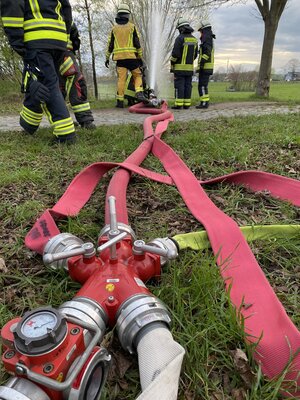 Übung Löschwasserförderung Lange Wege