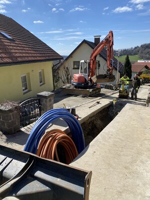 Neue Wasserleitung im Schmiedweg in Fürstenstein