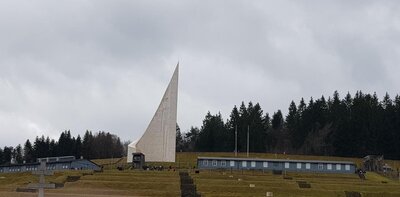 Bericht über den Besuch in der KZ-Gedenkstätte Natzweiler-Struthof (Bild vergrößern)