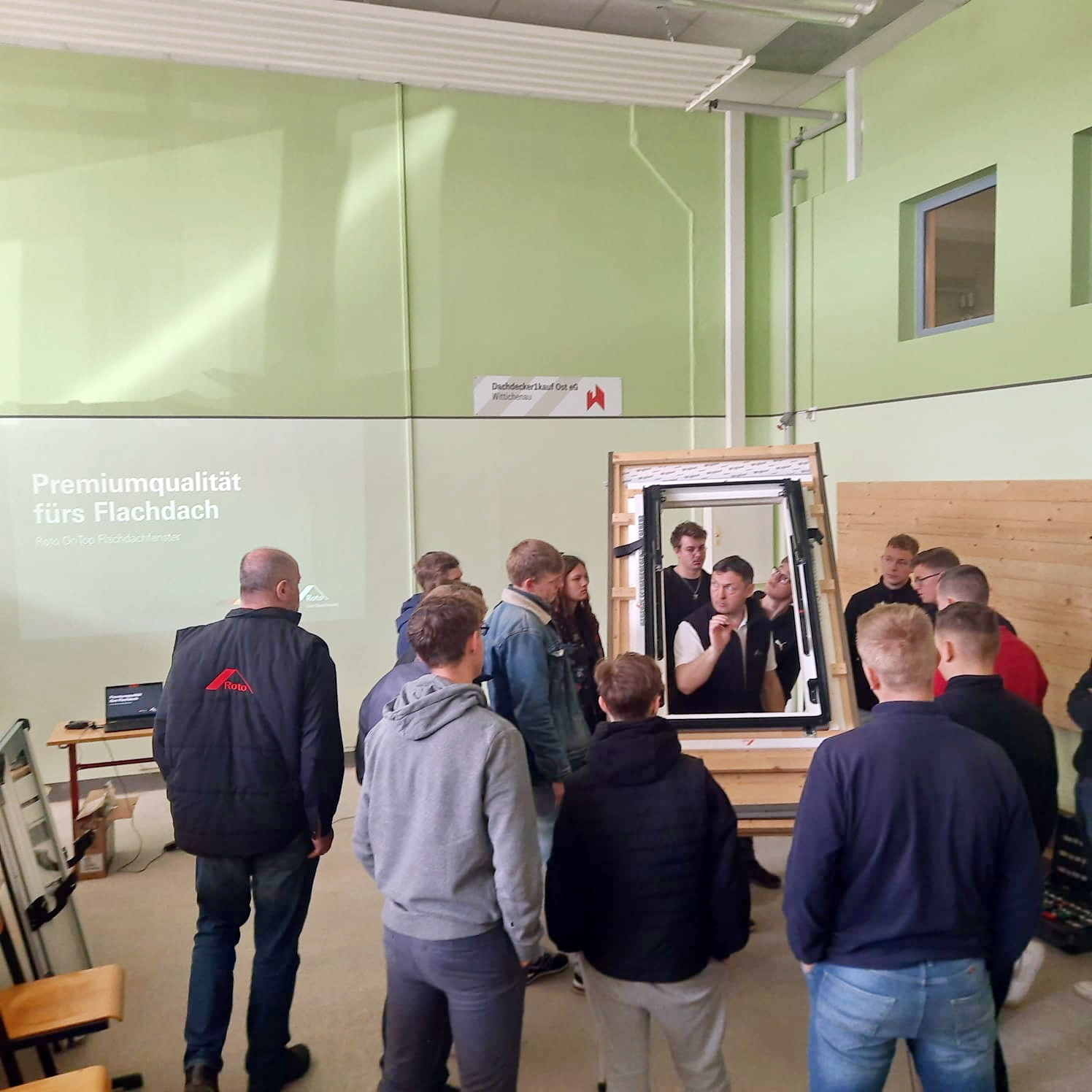 Fachvortrag zum Einbau von Roto Dachfenstern - bszloebau.de