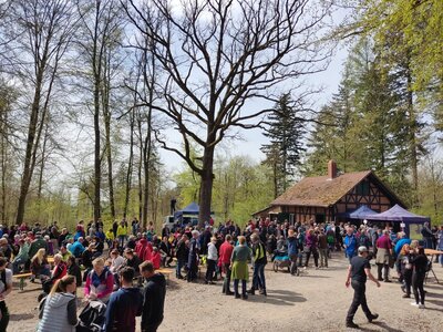1200 Wanderer wanderten am 1. Mai zum Jagdhaus  im Westerhöfer Wald