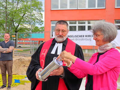 Grundsteinlegung für neues Kirchenkreiszentrum (Bild vergrößern)