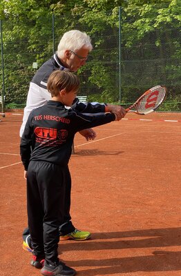 Tennistraining mit dem TC Wiesental (Bild vergrößern)