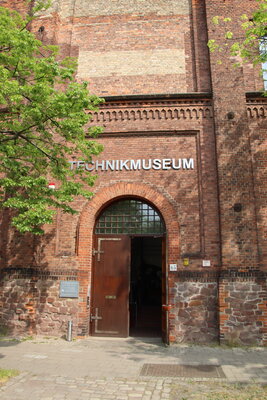gerettete Lebensmittel, Sonne und gute Laune beim internationalem Museumstag im Technikmuseum Magdeburg (Bild vergrößern)