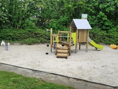 Foto zu Meldung: Eröffnung Kinderspielplatz Massener Straße