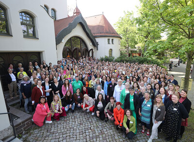 Rund 500 Frauen- und Gleichstellungsbeauftragte aus ganz Deutschland nahmen kürzlich an der Bundeskonferenz in Leipzig teil, darunter auch Annika Frohböse aus Maintal. Foto: BAG
