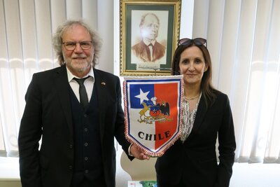 Foto zur Meldung: Besuch der Chilenischen Botschafterin in Calau im Zeichen Carl Anwandters
