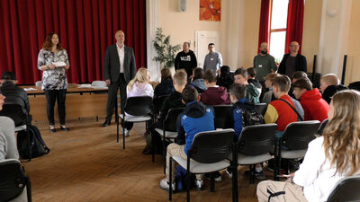 Der Workshop wurde durch Schulleiterin Andrea Richter und Bürgermeister Mirko Buhr eröffnet