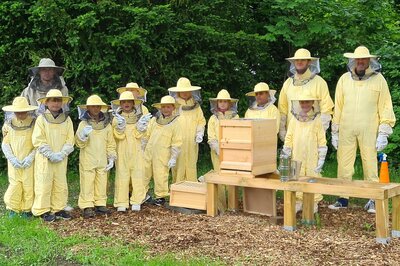 Foto zur Meldung: Offizielle Einweihung unseres Bienenstands
