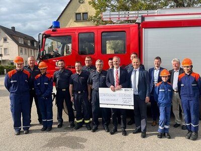 Foto zur Meldung: Badische Gemeindeversicherung spendet 10.000 € an  die Feuerwehr Kirchardt