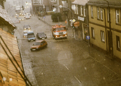 Das Foto von Horst Fenske zeigt die völlig überschwemmte Havelberger Straße im Juni 1993. Foto: Horst Fenske
