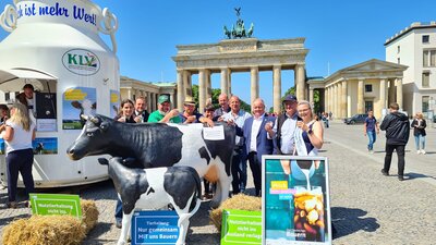 Aktion zum Internationalen Tag der Milch am Brandenburger Tor