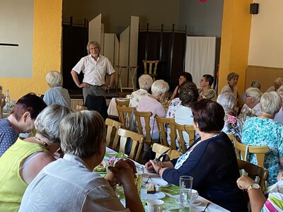 Auch 2022 stellte sich Bürgermeister Werner Suchner im Gasthaus During den Fragen der Calauer Seniorinnen und Senioren. Foto: Stadt Calau / Simone Zinke (Bild vergrößern)