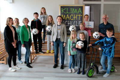 Foto zur Meldung: Prämienübergabe zum Klimaprojekt: Foto zur Meldung: Prämienübergabe zum Klimaprojekt: