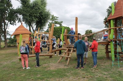 Spielplatzparty in Damsdorf (Bild vergrößern)