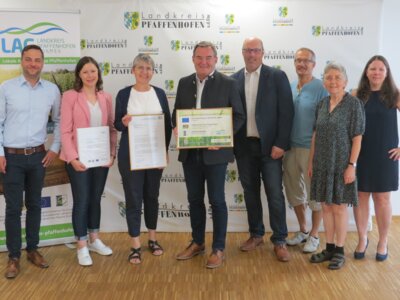 Landkreis Pfaffenhofen wieder als LEADER-Region anerkannt – Anerkennungsbescheid über 1,83 Mio. € der LAG übergeben (Bild vergrößern)