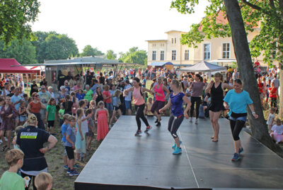 Foto zur Meldung: Dorfangerfest im Gutspark Groß Machnow