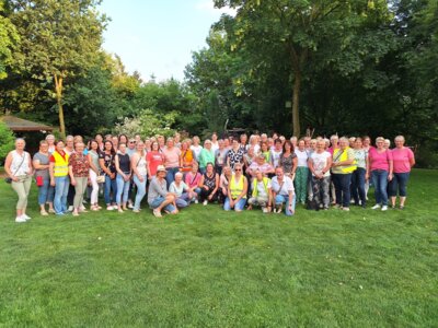 Alle Teilnehmer im Garten der Vielfalt