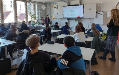 Interkulturelle Verständigung: Die Klassen 7aM und Deutschklasse lernen voneinander (Bild vergrößern)