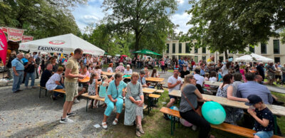 Spaß und gute Laune beim Sommerfest im Rathausgarten (Bild vergrößern)