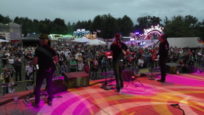 Die Band Nordstern spielte am Abend des 1. Juli 2023 auf der großen Bühne (Bild vergrößern)