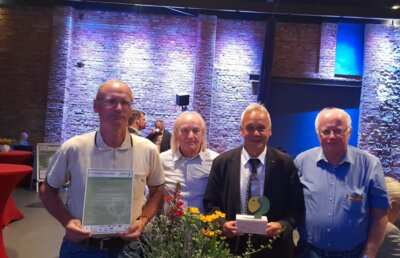 Mitglieder von IG und Wildfischverein bei der Preisverleihung Foto: IG Bode-Lachs e.V