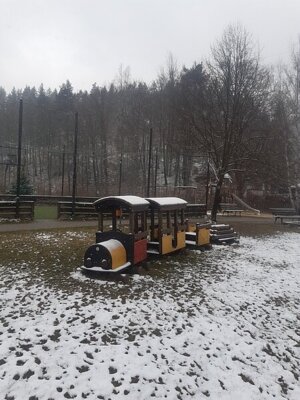 Spiel-und Bolzplatz (Bild vergrößern)