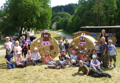 Besuch auf dem Bauernhof (Bild vergrößern)